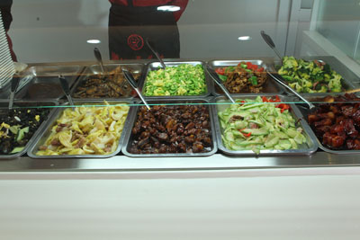 職工食堂怎樣才能做好,飯菜花樣怎么翻新